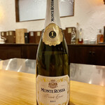 f - ではフランチャコルタからスタート　ブリュット・プリマ・キュヴェです