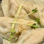 かつぎや - パラリとかけた白胡麻と貝割大根が素晴らしい