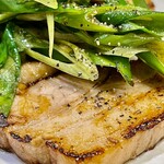 かつぎや - 脂が適度に落ちてホロホロの焼豚と香ばしい九条葱はベストマッチです