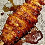 とり茶太郎 - 皮はこちらの店のタレと一番相性が良いように思います