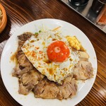 大衆食堂スタンド そのだ - チャーシューエッグ　500円