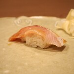 うを徳 - ワラサ（握り）