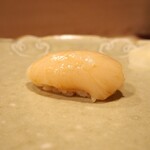 うを徳 - 北海道 野付 帆立（握り）