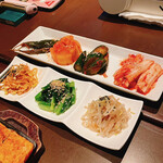 KoreAn diNing GOMAmura - 