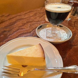 カフェ・アンセーニュダングル_1