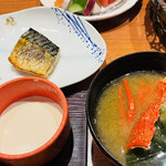 宿中屋 - 【朝食②】手作り豆腐、干物、味噌汁