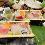 宿中屋 - 【刺身】栄螺、鮃、伊勢海老、季節の鮮魚