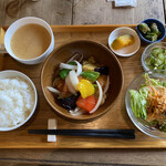 ザズ プランテ エ カフェ - 日替わりも、美味しんぼそぅ〜屋根\(//∇//)\