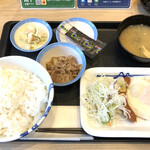 松屋 - ソーセージエッグ定食（税込450円）
