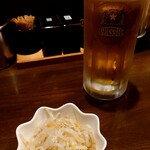 澄川串揚げ商店 - 晩酌セットのビールと日替わり小鉢