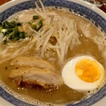 もつ玄 - もつ玄ラーメン 550円