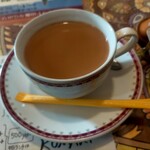 KUMARI RESTAURANT - ホットマサラチャイ　この砂糖+コーヒーに付いていたガムシロップ少量投入で良い味わい(●´ϖ`●)