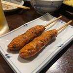 飯・酒場 コマメヤ - 牛タンつくね串（2本） 400円