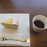 タルトタタン - カマンベールチーズケーキ，コーヒー