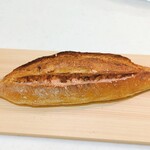 パンストック - 切り込みを入れてめんたいペーストを挟んで…