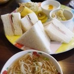 茶蘭花 - Bセット（ハムサンド）500円