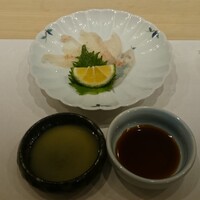 鮨 かず矢 - 虎魚薄造り　一味ポン酢