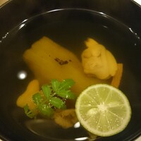 鮨 かず矢 - お椀　茄子、あさり、炙りくちこ