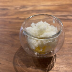 IZA - ローズマリーのグラニテ、パイナップルのコンポーネント