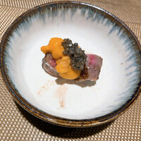 鉄板焼 ステーキ 北野坂 - ウニ、キャビアのってます。