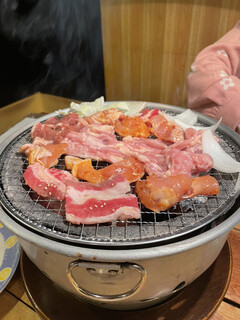 焼肉居酒屋 くまみちゃん  - 冷凍肉ですが価格を考慮すれば十分満足です。