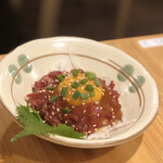 旨い馬肉とレモンサワー 銀邸酒場 - 桜ユッケ　858円