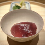 温石 - これは贅沢！漬けの小丼。
      もち旨かつお、何度いただいても本当に美味しい(^^)