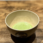 温石 - 杉山さんに点てていただく、お薄。
      最後に落ち着きます…