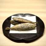 温石 - 無限にいただきたい唐揚げに。
      こんなに小さいのに一丁前の味がしますね♪