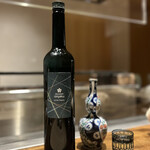 温石 - 磯自慢の温石ボトル！
      私も大好きで、とても爽やかな「スプリングブリーズ」を寝かせたものだそう。
      深みが増しています。