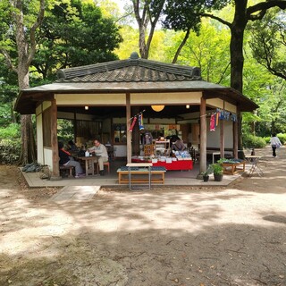 六義園 休息所_2