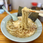Ramen Marukoya - 麺リフト。
