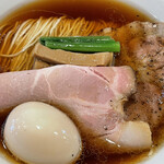 世田谷中華そば 祖師谷七丁目食堂 - 煮干が香る淡麗スープです。