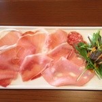 ラディーチェ - 生ハムとサラミの盛合わせ(+250円)ランチ時