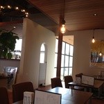 ラディーチェ - ランプや内装等とお洒落な作りですよ。