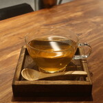 IZA - エルダーフラワーハーブティー 熊野水木蜂蜜添え