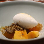 IZA - ジャスミンのわらび餅 ココナッツアイス添えアップ