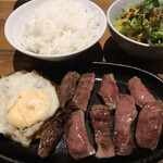 肉と米 ハジメ - タンステーキ¥1,870-（ミニサラダ&スープ¥220-）