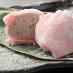 Amaou strawberry ice cream Daifuku