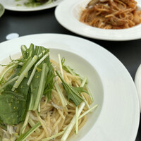 grigio la tavola - 