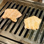 Yakiniku 名もなき名店へ 一切入魂一枚売り焼肉 - 