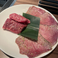 焼肉うしごろ 新宿三丁目店 - 