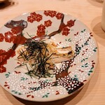 鮨 龍次郎 - サクラマスの炙り、玉ねぎ醤油、青森県