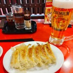 宇味家 - 生ビール、焼き餃子