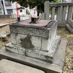 おせんだんご - 無造作な存在感が昭和な古井戸