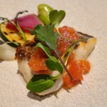 Miyajima Re Kuro - ⑪真鯛のポワレ、フレッシュトマトソース掛け、焼き野菜(空豆、紅芯大根、ズッキーニ、小蕪)添え
