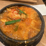 純豆腐 中山豆腐店 - スンドゥブは熱々でちょうどいい辛さと塩味で海老とアサリとタラが美味しかったです。