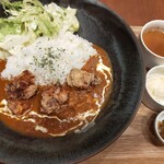 北海道キッチン YOSHIMI - ☻北海道バターチキンカレー　¥1,180
            （スープ、ポテトサラダ付き）
