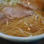 ふらり - ・塩ラーメンの麺は細い