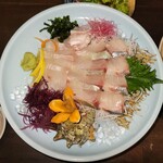 博多魚一番 博多駅前店 - シマアジとヒラメのお造り